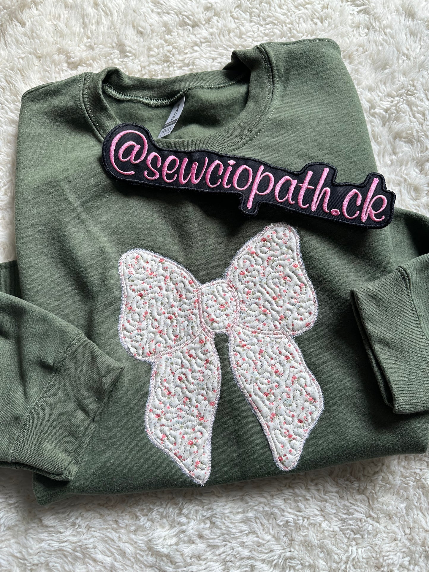 Quilted Bow Sweatshirt - Coquette Bow Sweater